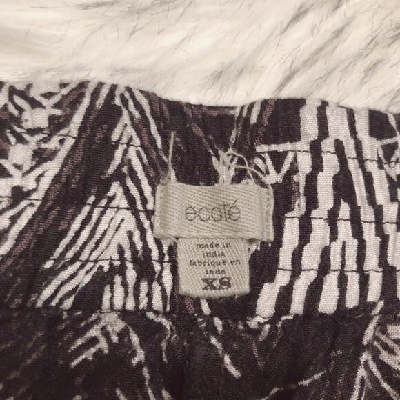 Urban Outfitters Black & White Boho Aztec Summer Shorts - Picture 4 of 6